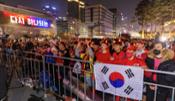 [현장 스케치] 2022 FIFA 카타르 월드컵 한국·우루과이 경기 첫 거리 응원전 이미지